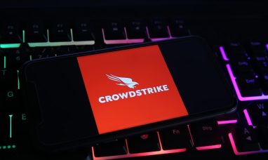 CrowdStrike Lowers Forecasts Amid Windows Outage Impact