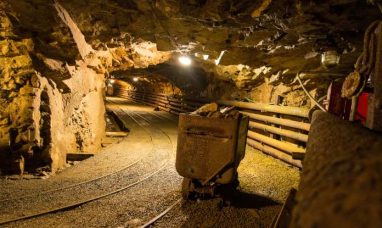 Lumina Gold Announces Issuance of Annual Equity Incentive Grant