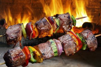 CRACKER BARREL ANNOUNCES UPSIZING AND PRICING OF $300 MILLION PRIVATE OFFERING OF CONVERTIBLE SENIOR NOTES DUE 2030