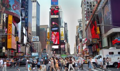 JMGO launches the O2S Ultra: the most advanced compact ultra-short throw tri-laser projector on the market