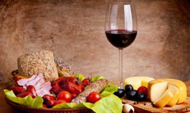 Lindt & Sprüngli helps give the gift of bliss with exciting line-up and new LINDOR holiday activation