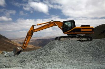 RATHDOWNEY: ANNOUNCES CLOSING OF FIRST TRANCHE OF PRIVATE PLACEMENT FINANCING